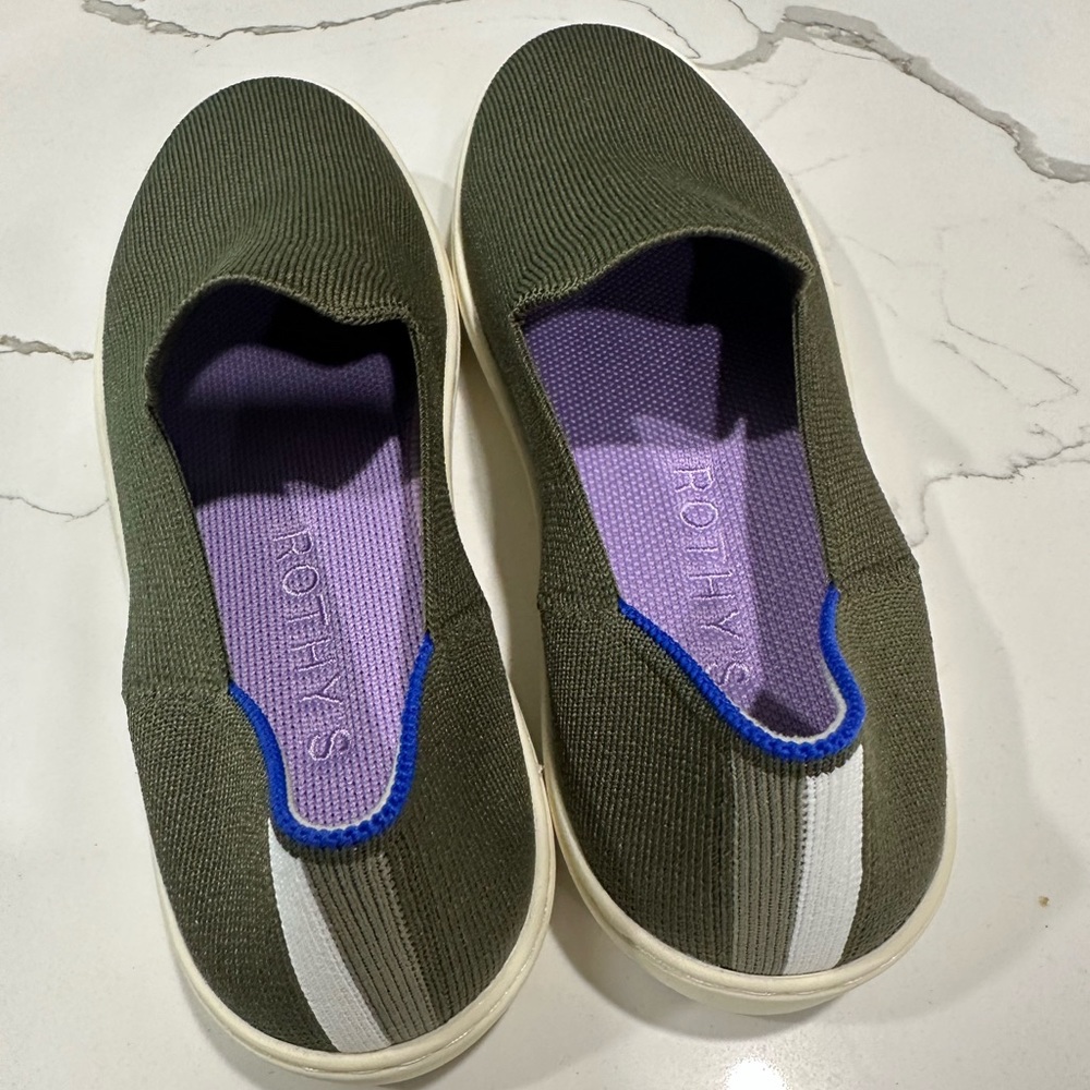 Rothy’s olive slip on size 8. NEW.